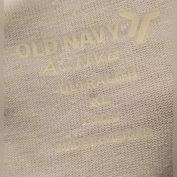 Old Navy, Size XL, White Crop Graphic Tank - Picture 5 of 9